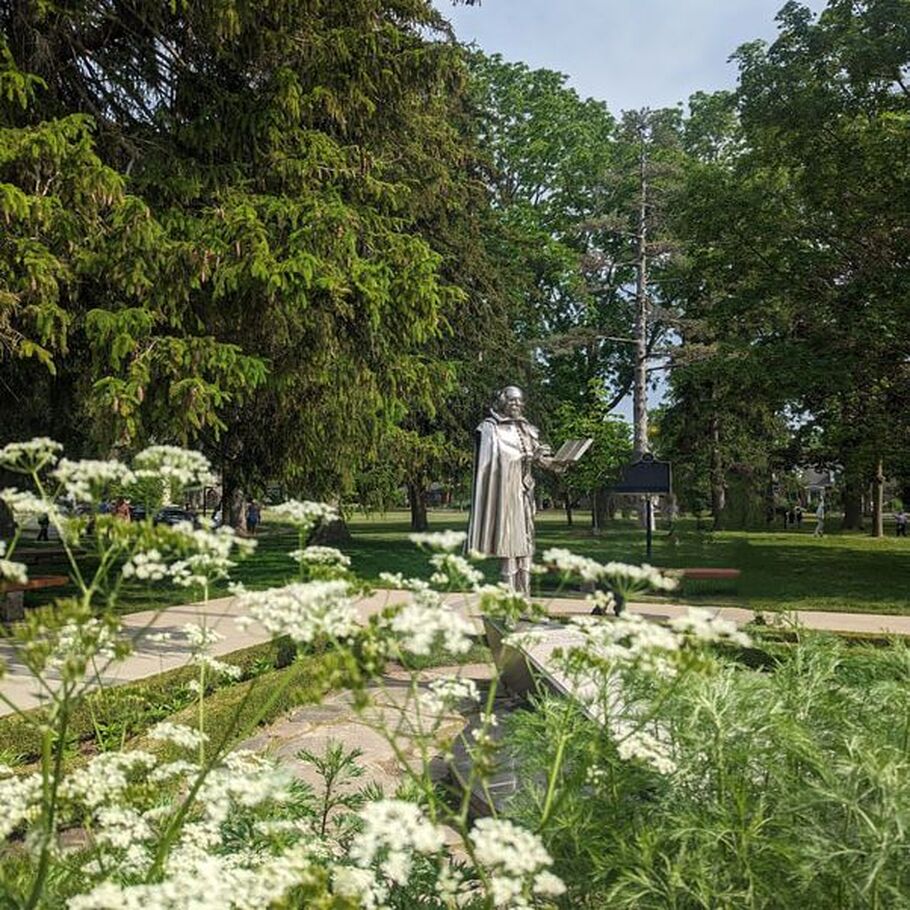 The gardens at Stratford Festival feature a statue of William Shakespeare